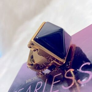 Victoria’s Secret Fearless Fragrance Ring NWT Excellent Condition